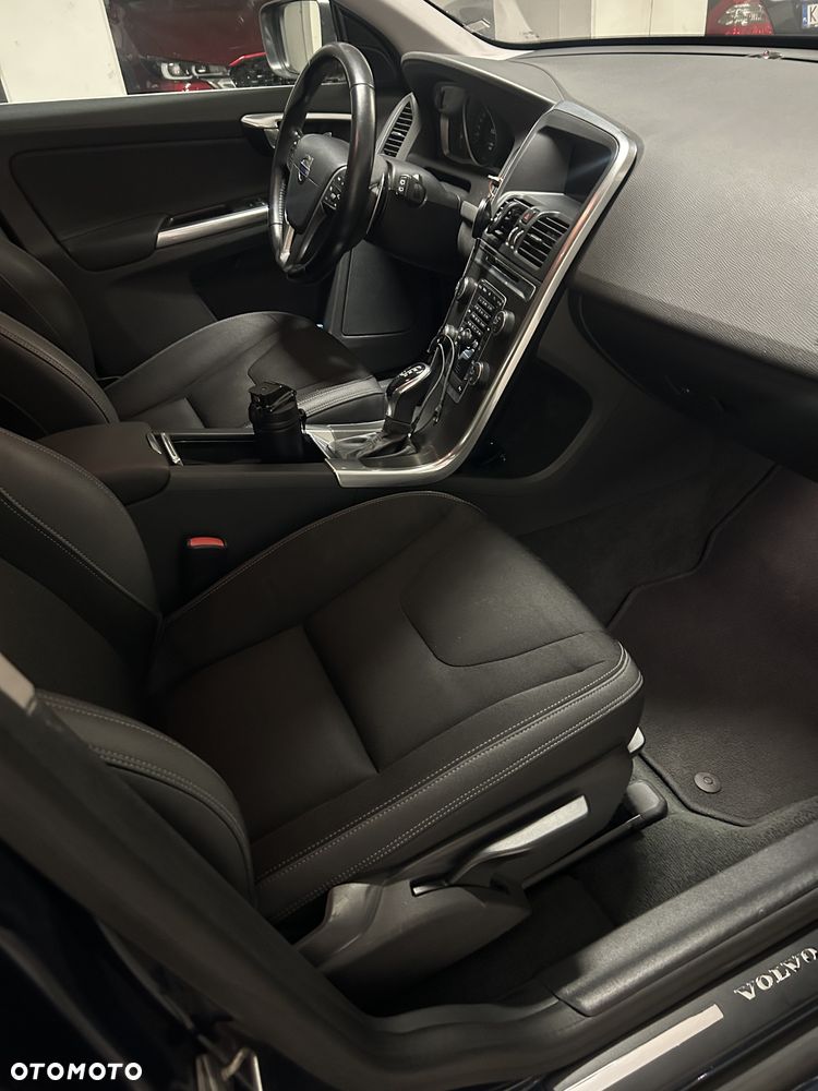Volvo XC 60 2.4D AWD Kinetic - 9