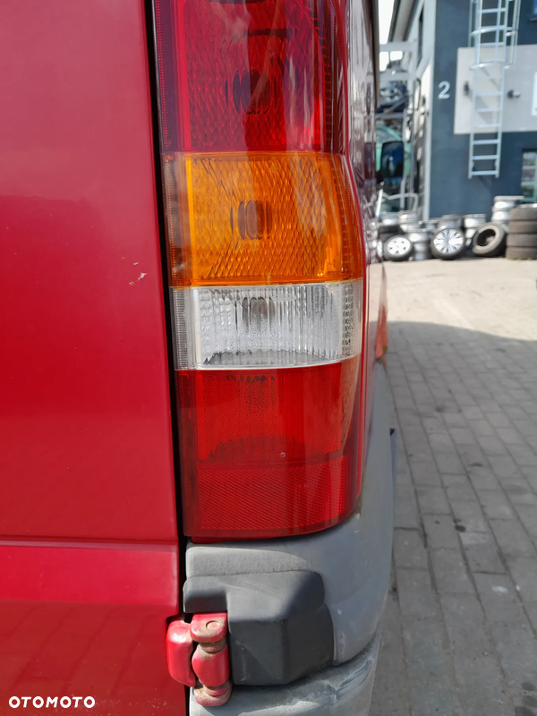 FORD TRANSIT MK6 LAMPA TYLNA PRAWA W BŁOTNIK