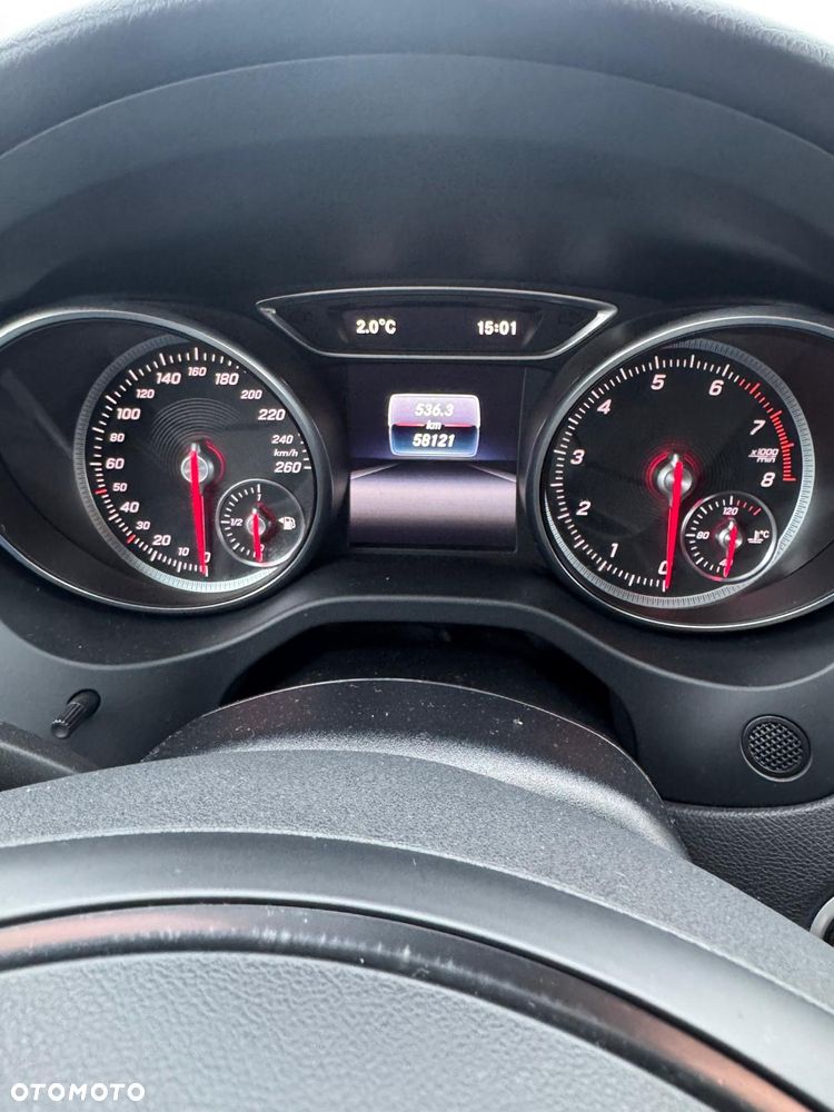 Mercedes-Benz CLA 180 UrbanStyle Edition - 5