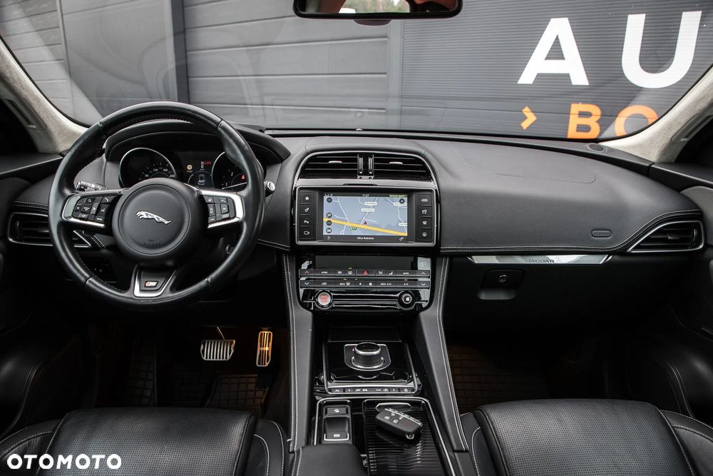 Jaguar F-Pace 3.0 TDV6 AWD S - 31
