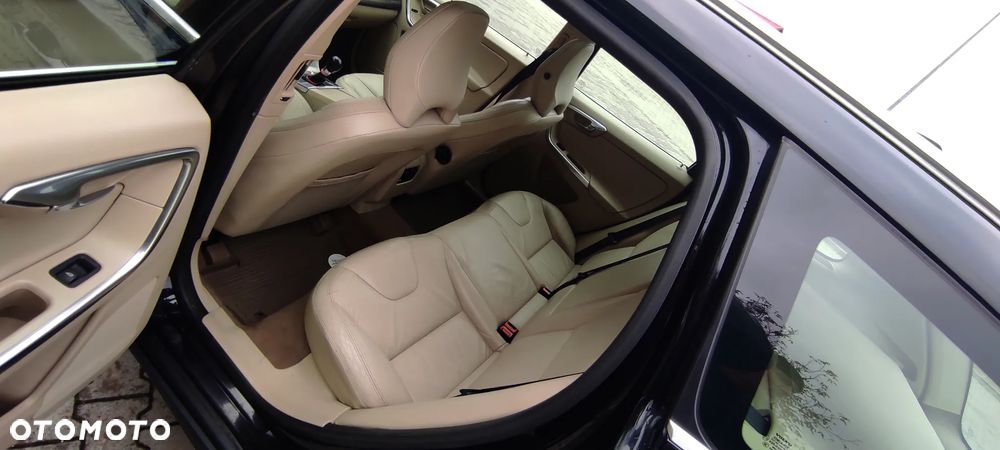 Volvo XC 60 D5 AWD Summum - 9