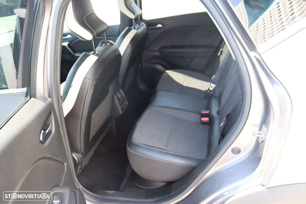 Renault Captur - 28