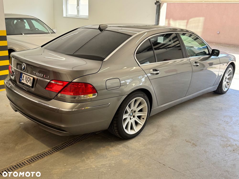 BMW Seria 7 750Li - 8