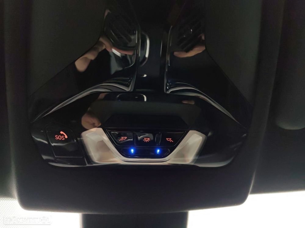 BMW iX2 eDrive20 Pack Desportivo M - 26