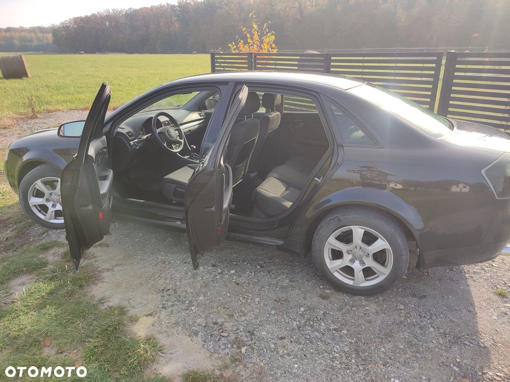 Audi A4 Limousine - 10