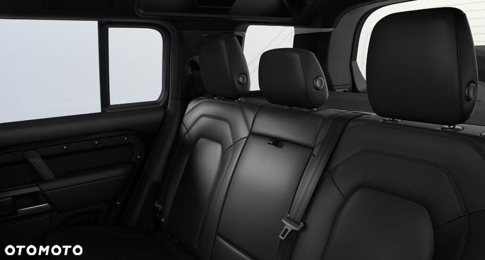 Land Rover Defender - 7