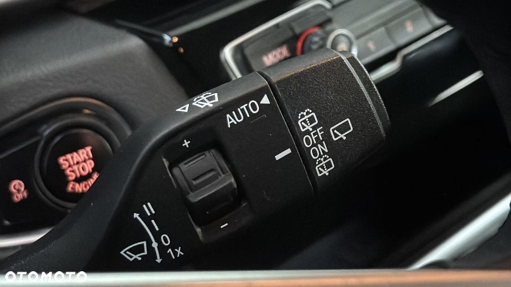 BMW Seria 2 218d - 33