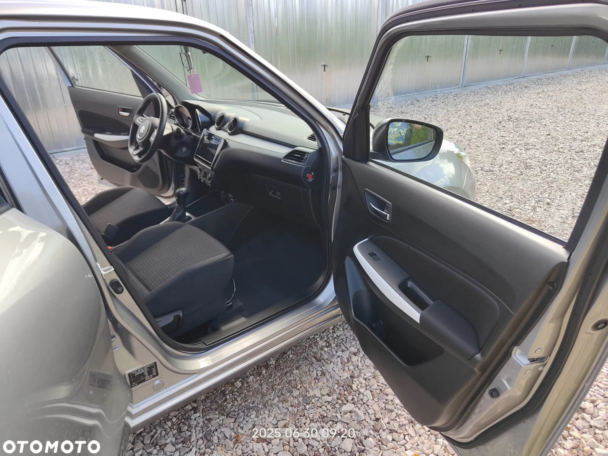 Suzuki Swift 1.2 Premium Plus CVT - 7