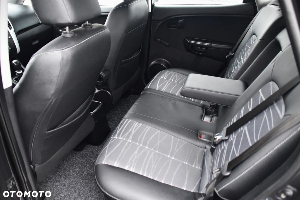 Kia Venga 1.6 CVVT Spirit - 9