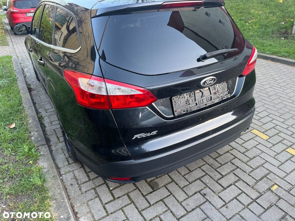 Ford focus 3 III kombi  FB CA czarny czarne drzwi prawe lewe przednie  tylnie tył prawe lewe przednie pas przedni maska wzmocnienie chłodnica chłodnice lampa prawa lewa błotnik przedni prawy lewy konsola deska rozdzielcza roleta klapa bagażnika skrzynia biegów 1.6 ecobost - 6