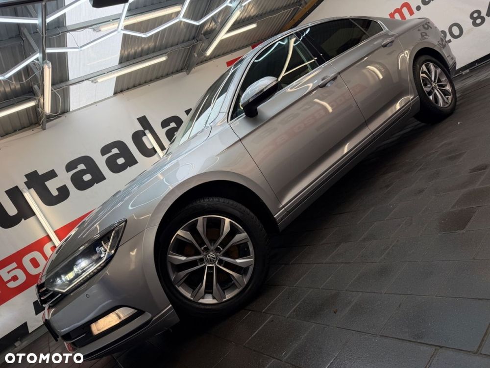Volkswagen Passat - 11