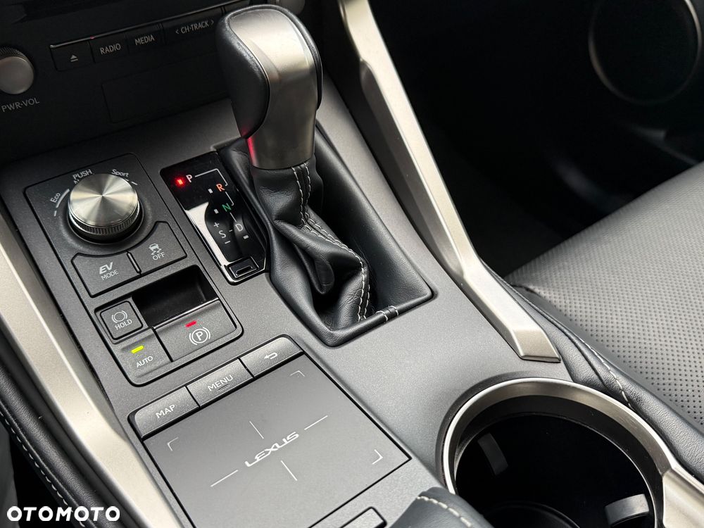 Lexus NX 300h Prestige AWD - 29