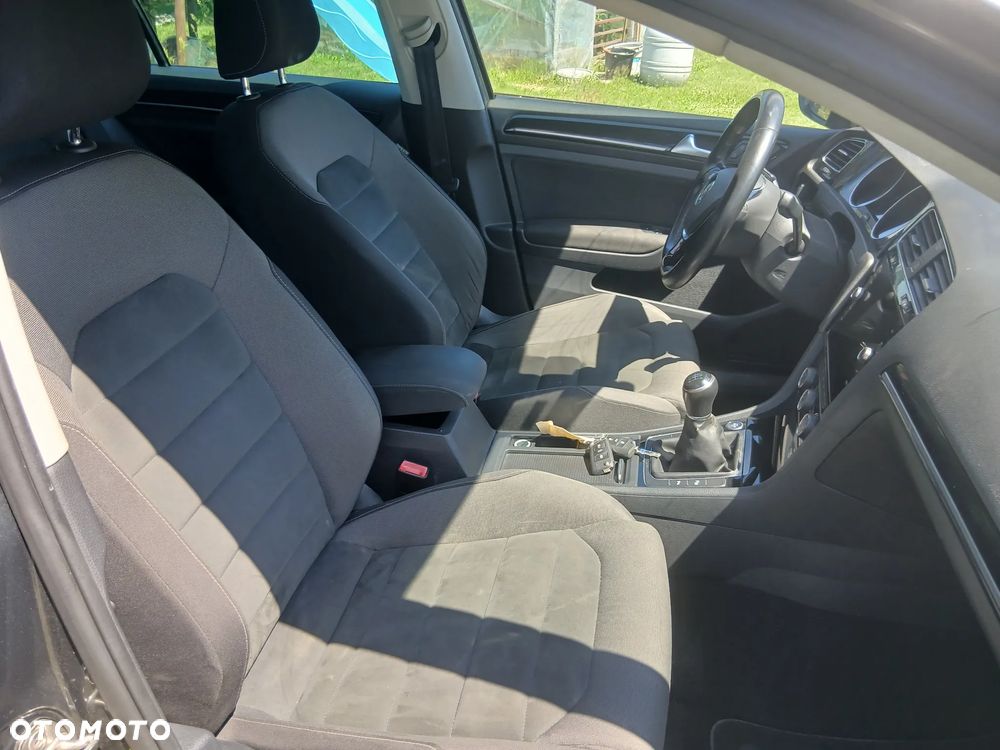 Volkswagen Golf - 8
