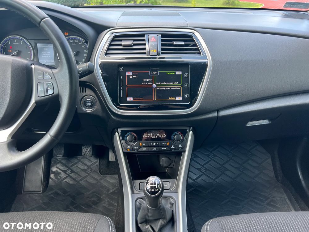 Suzuki SX4 S-Cross 1.0 T Premium - 10