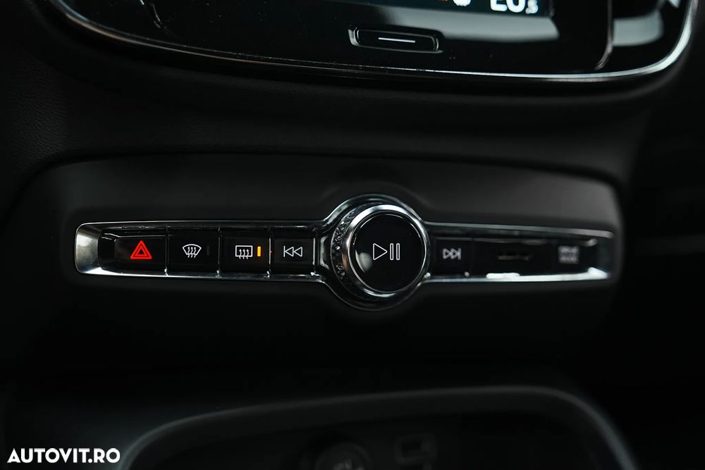 Volvo XC 40 T5 Recharge DKG RDesign Expression - 35