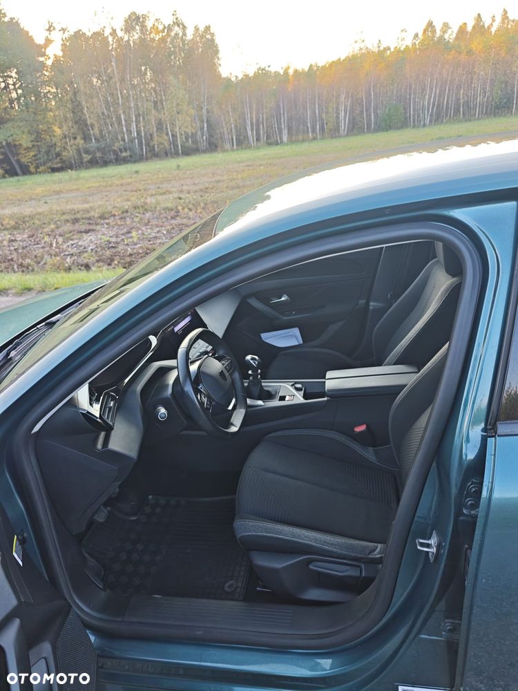 Peugeot 308 - 8