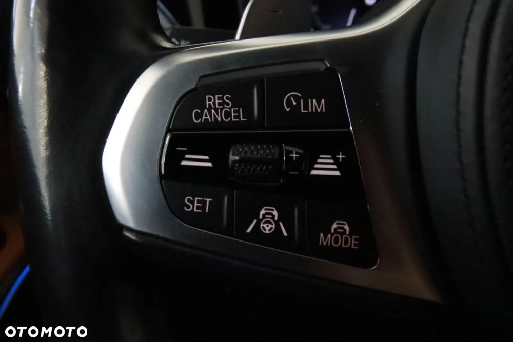 BMW Seria 3 330e iPerformance M Sport - 22