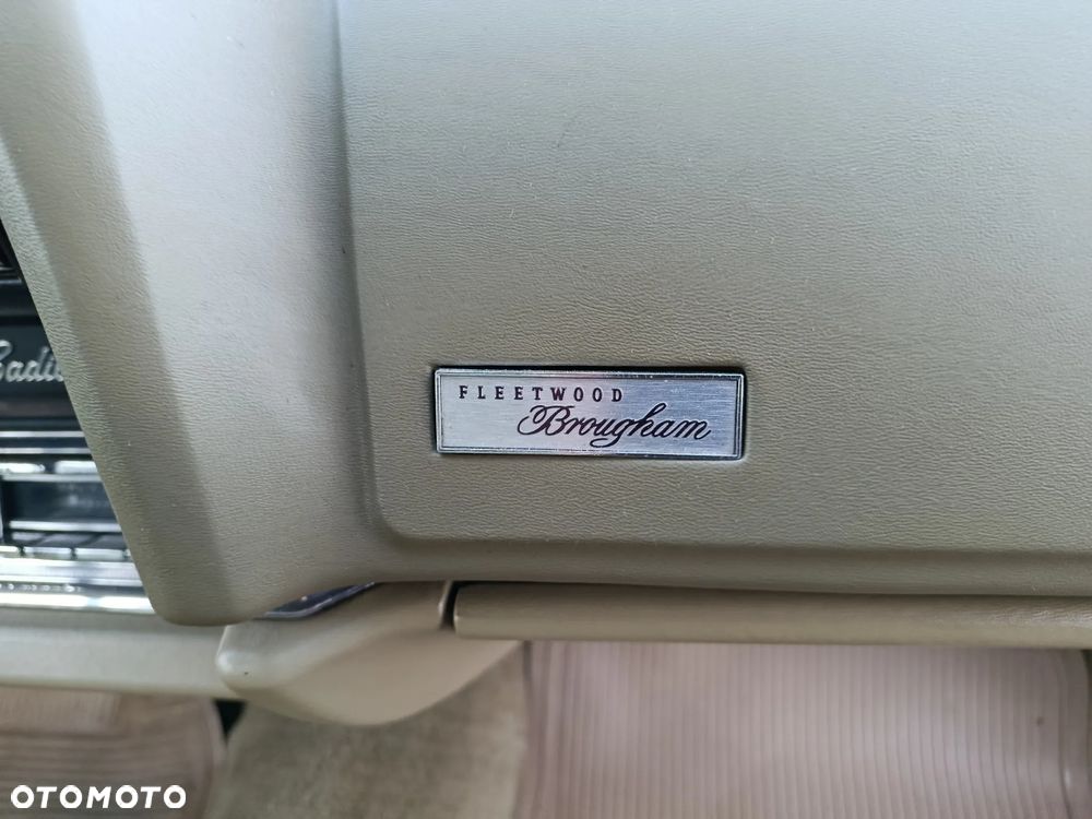Cadillac Deville - 20