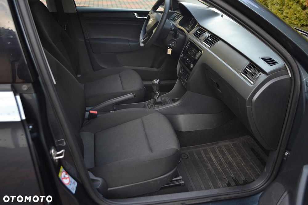 Skoda RAPID 1.0 TSI Active - 5