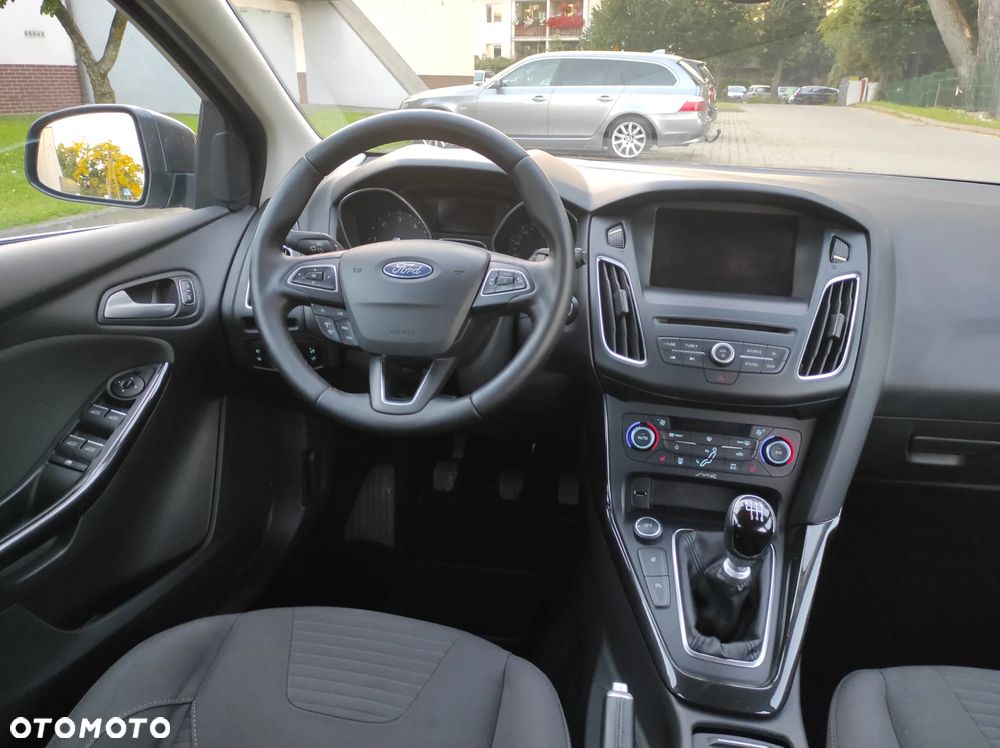 Ford Focus 1.6 TDCi DPF SYNC Edition - 12