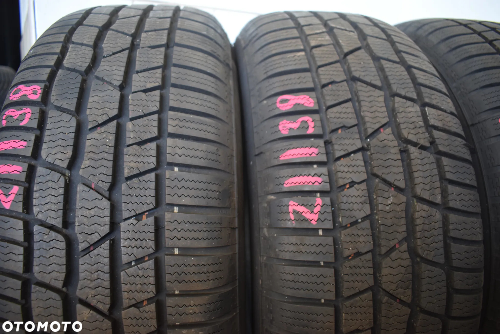 R16 225/60 Continental ContiWinterContact TS830P 9mm Cena za komplet - 2