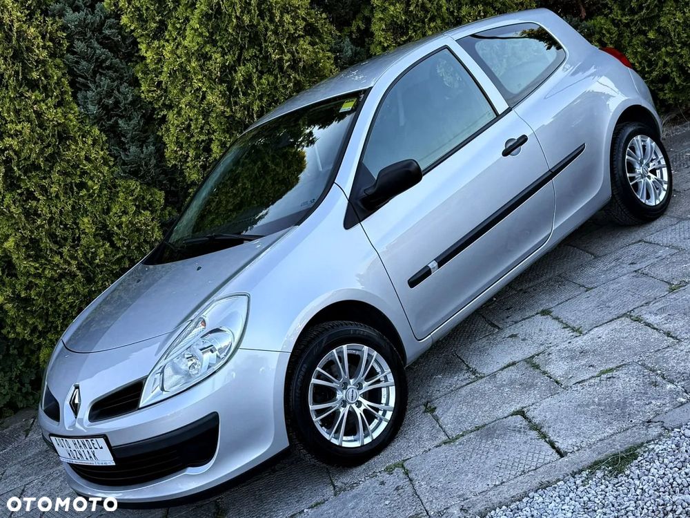 Renault Clio - 8