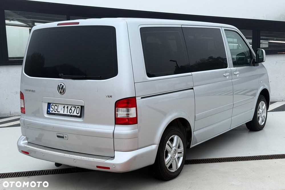 Volkswagen Multivan - 12