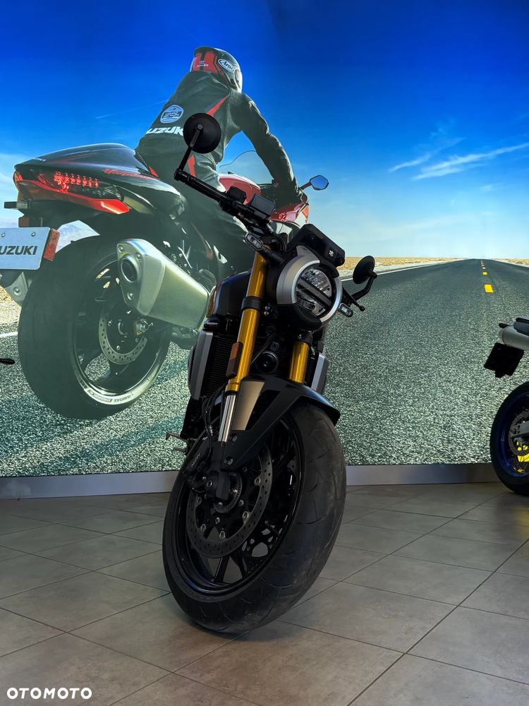 Suzuki GSX - 2