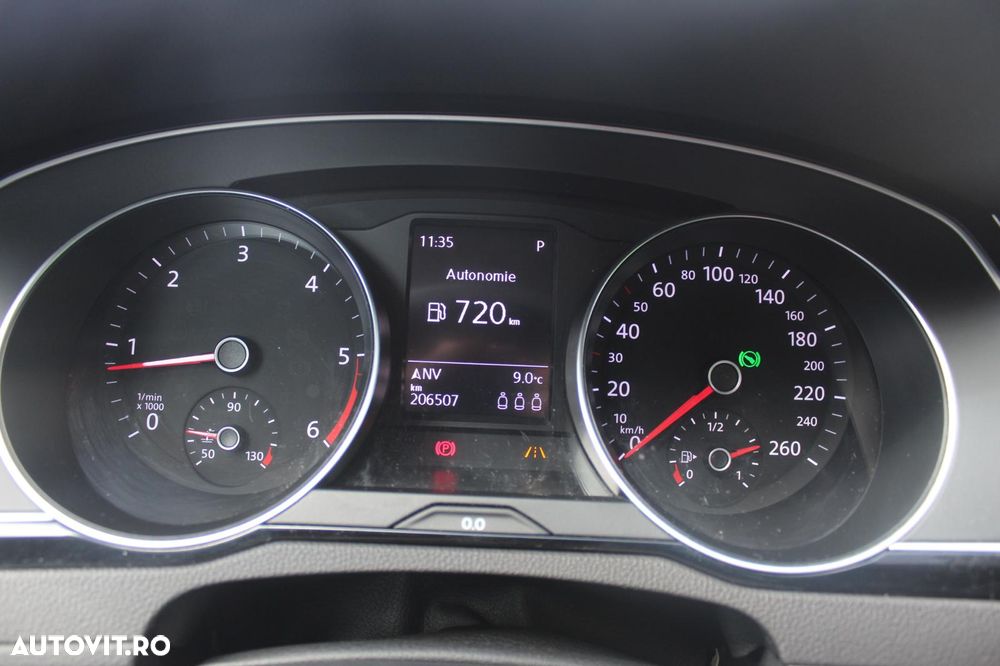 Volkswagen Passat 2.0 TDI DSG Comfortline - 13