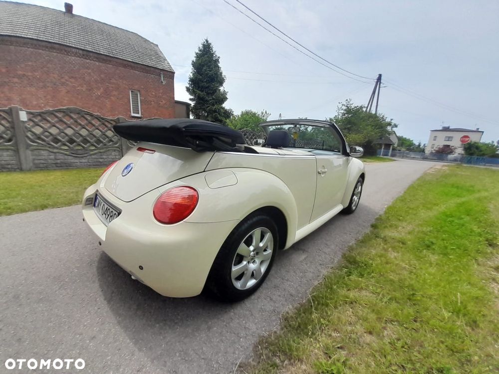 Volkswagen New Beetle - 4