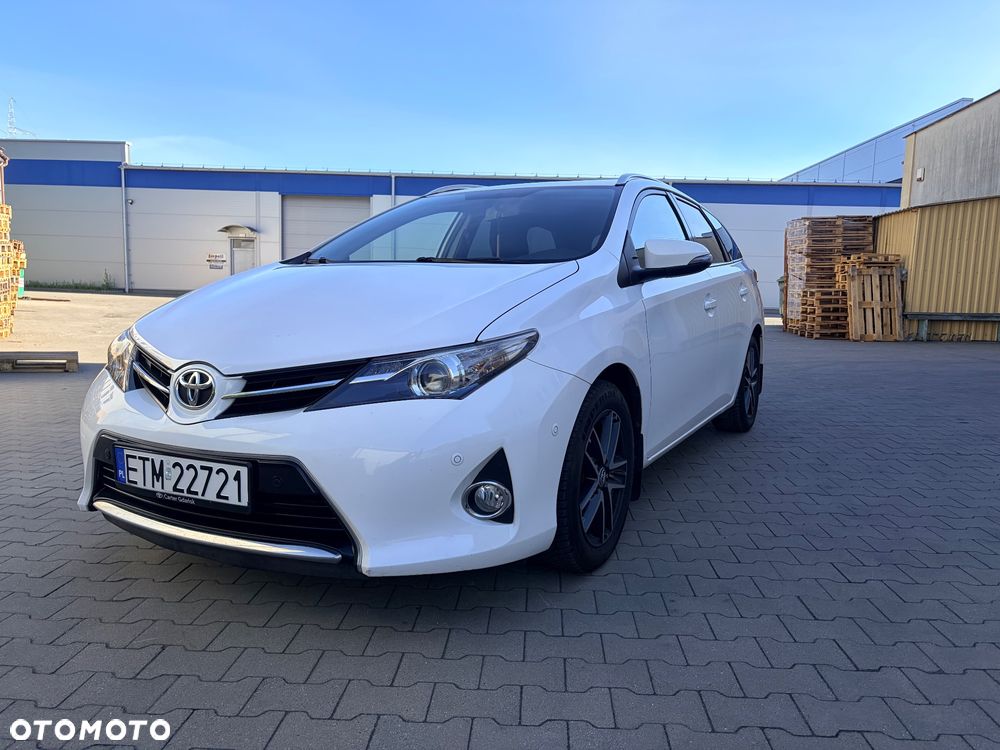 Toyota Auris 1.6 Premium - 1