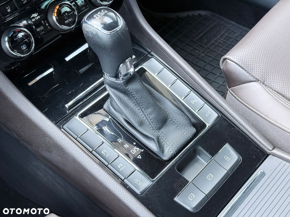 Skoda Superb 2.0 TSI L&K DSG - 26