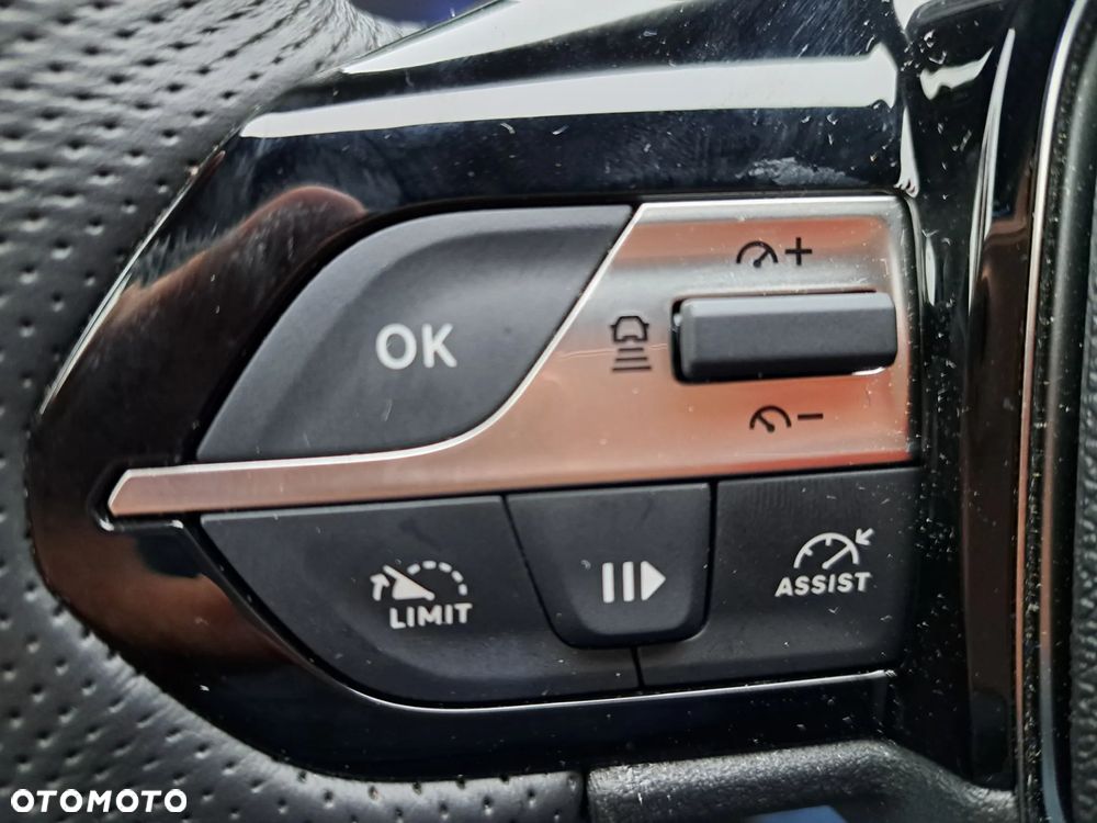 Peugeot 408 1.6 Plug-In Hybrid 180 GT EAT8 - 14