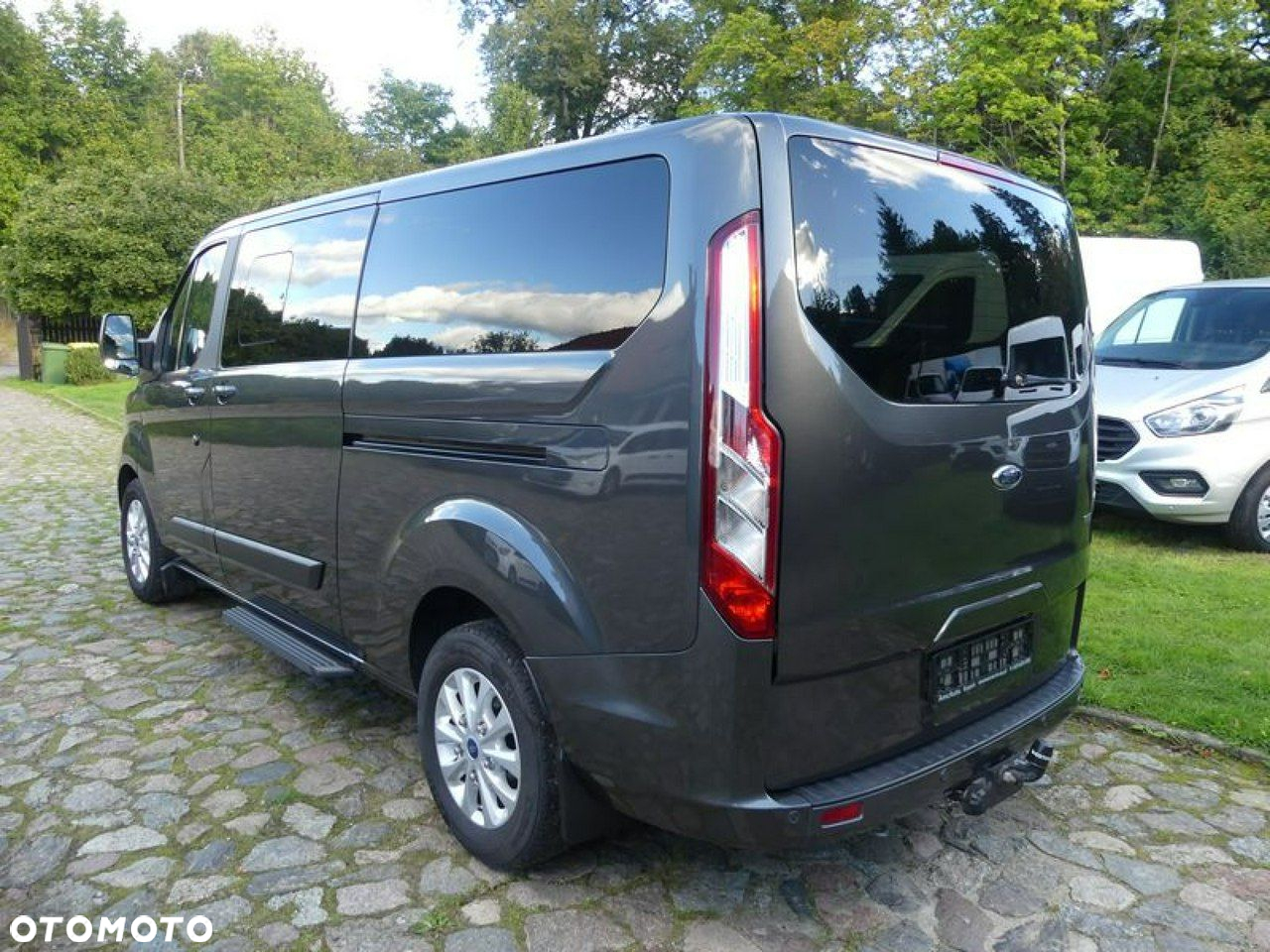 Ford Tourneo Custom - 19