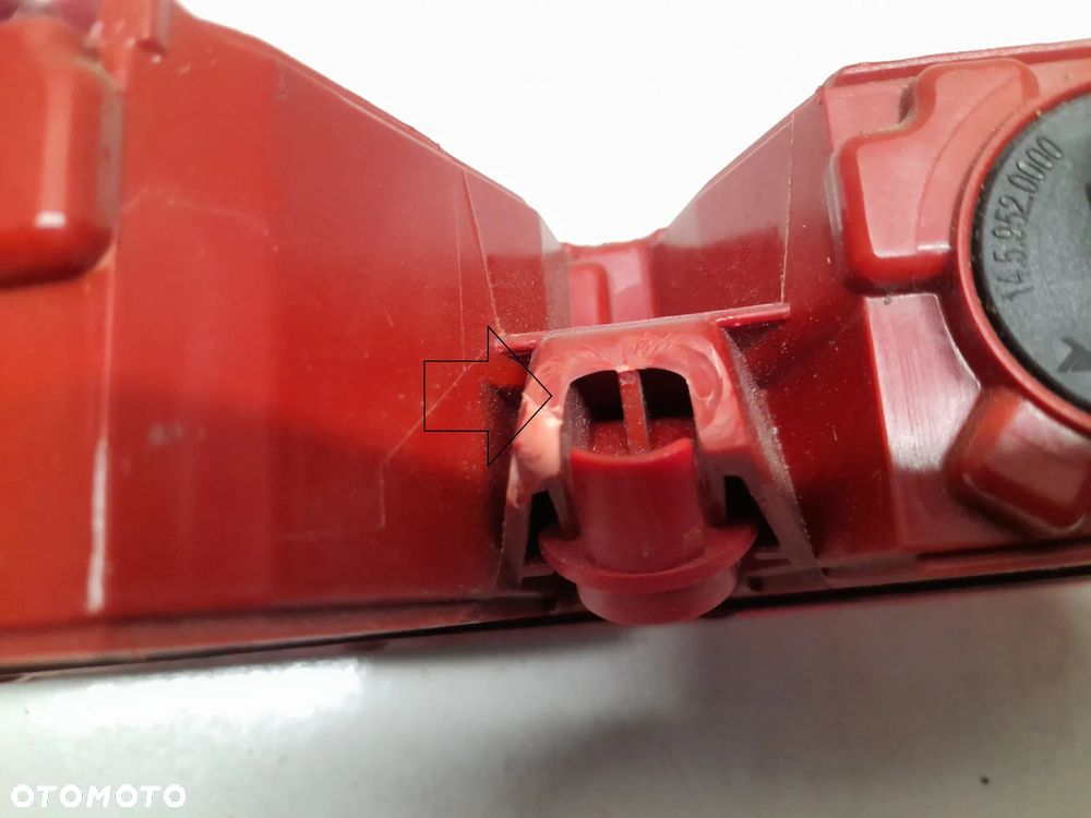 AUDI Q3 LAMPA PRAWA TYŁ TYLNA W ZDERZAK 8U0945096 - 6