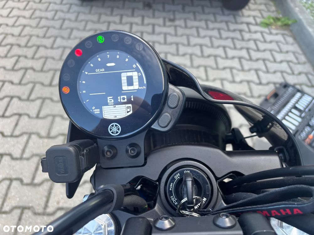 Yamaha XSR - 16