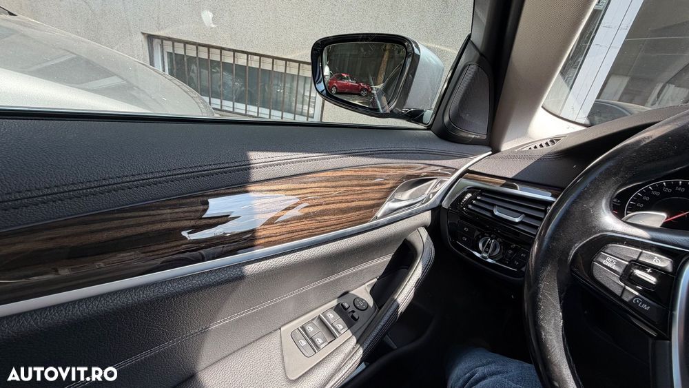 BMW Seria 5 520d xDrive AT - 9