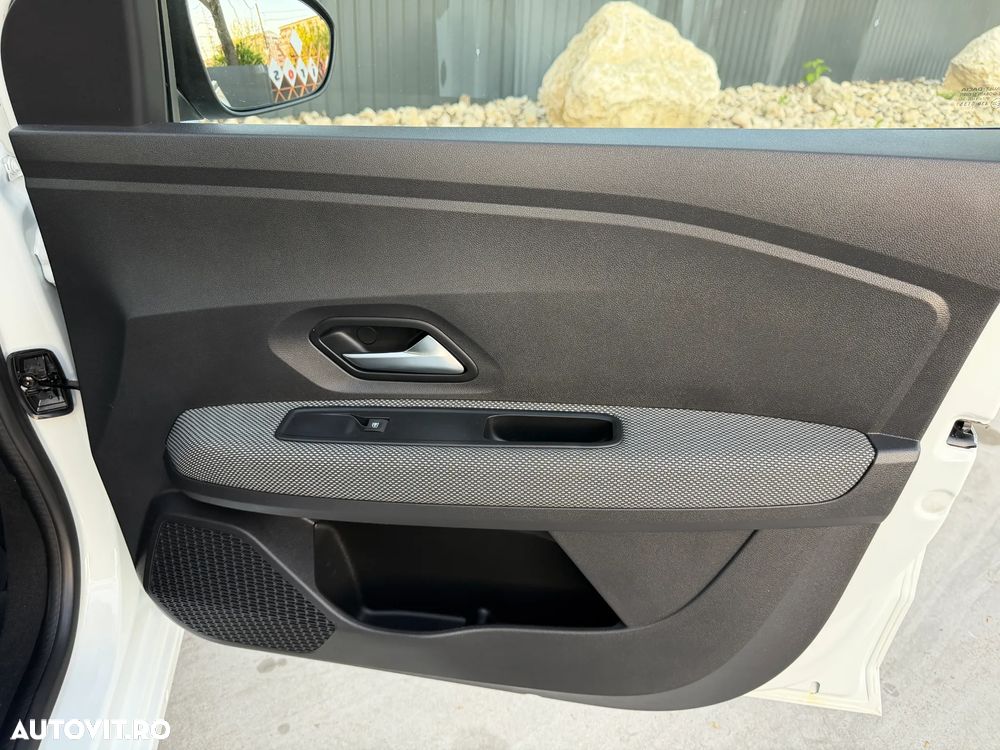 Dacia Logan TCe 90 MT6 Expression - 12