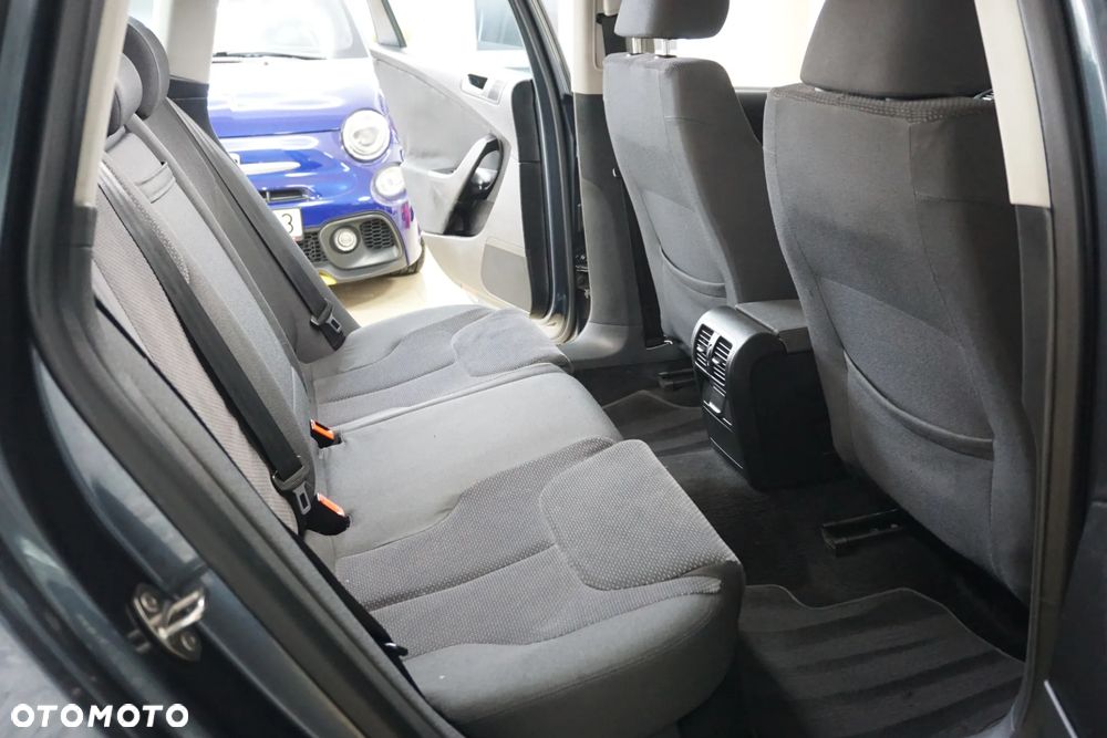 Volkswagen Passat Variant 2.0 TDI DPF Comfortline Blue Motion Technology - 26