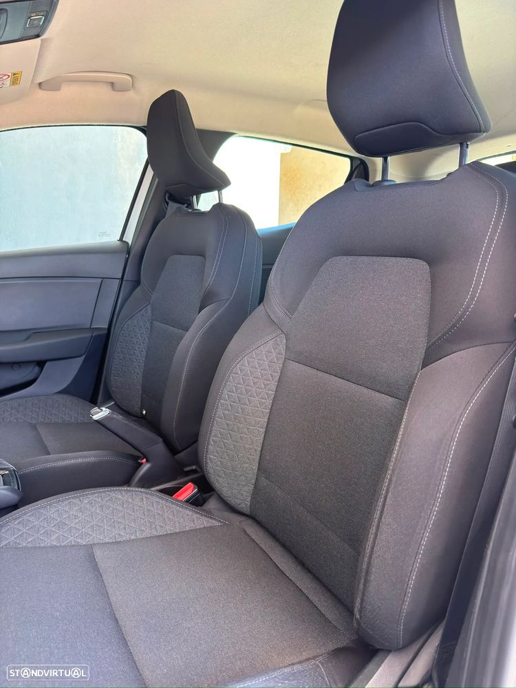 Renault Clio - 25