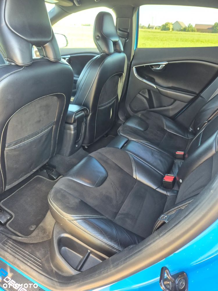 Volvo V40 D4 R-Design - 10