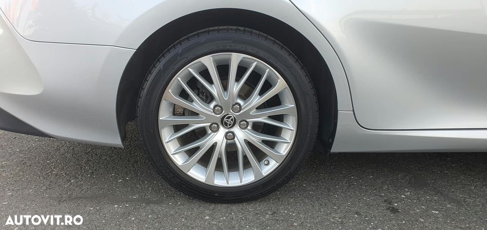 Toyota Camry 2.5 Exclusive - 9