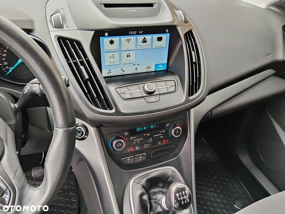 Ford Kuga 1.5 EcoBoost TITANIUM - 18