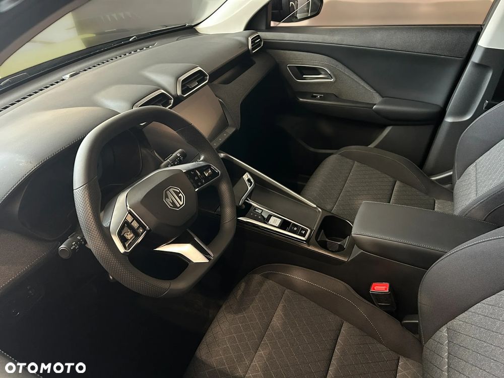 MG ZS Hybrid+ - 16
