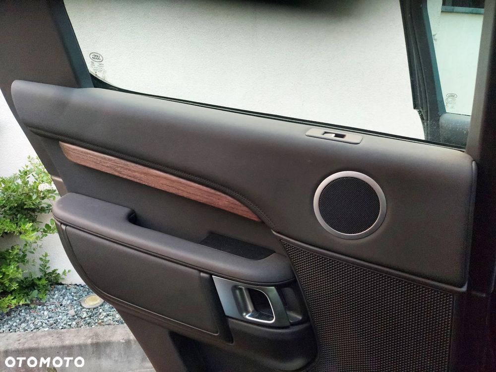 Land Rover Discovery 3.0 TD6 HSE - 11