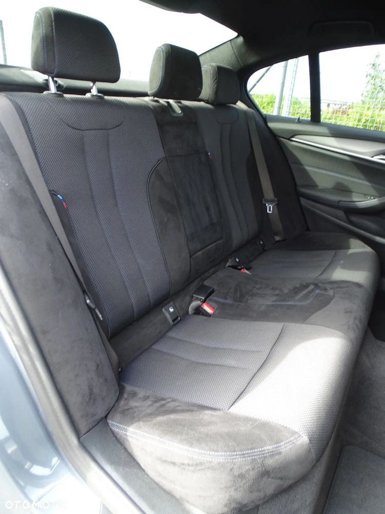 BMW Seria 5 530i GPF xDrive M Sport sport - 36