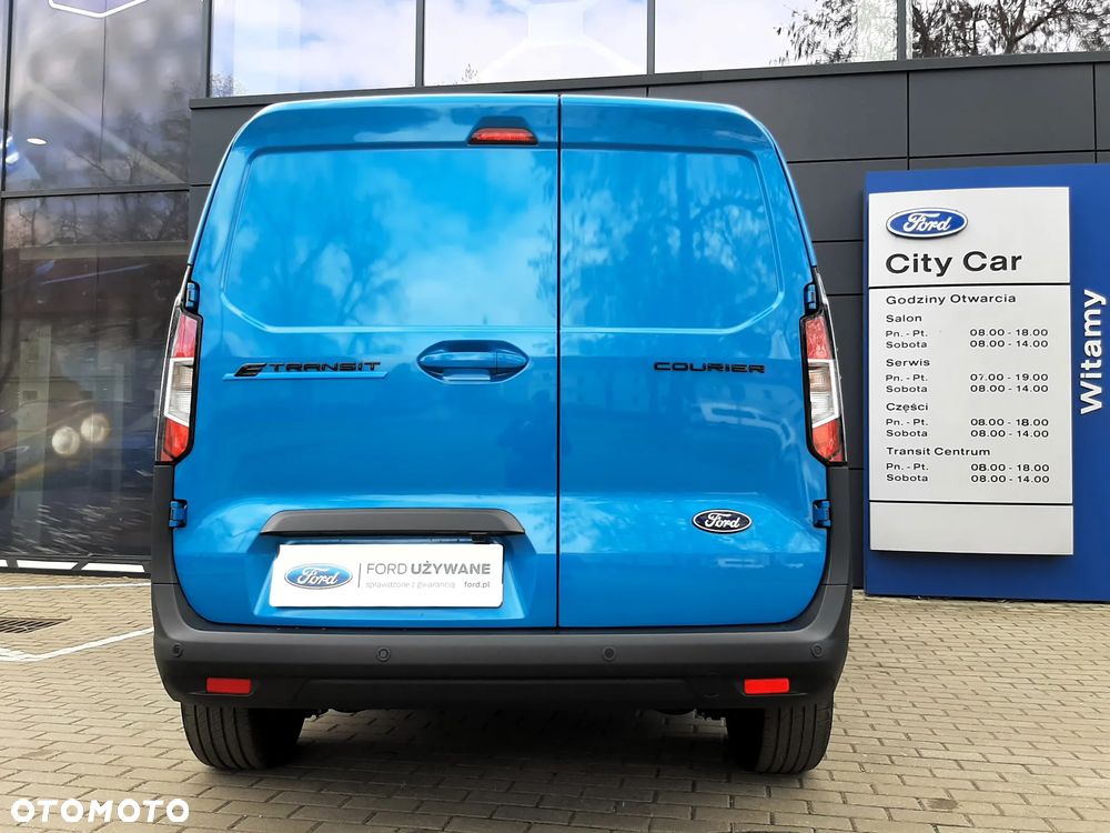 Ford Courier - 28