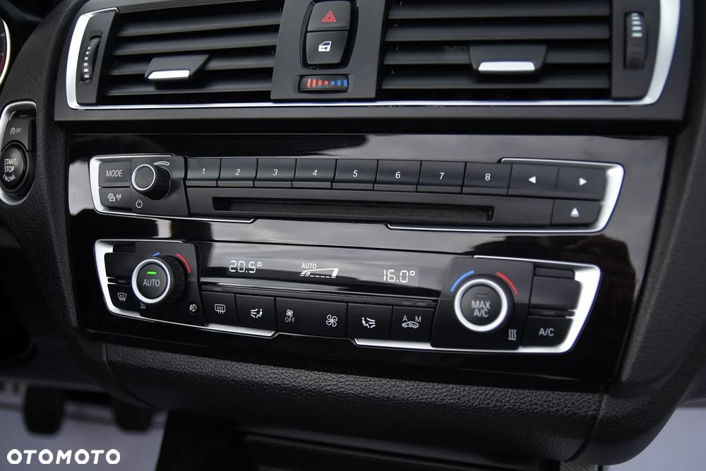 BMW Seria 2 220d M Sport - 33