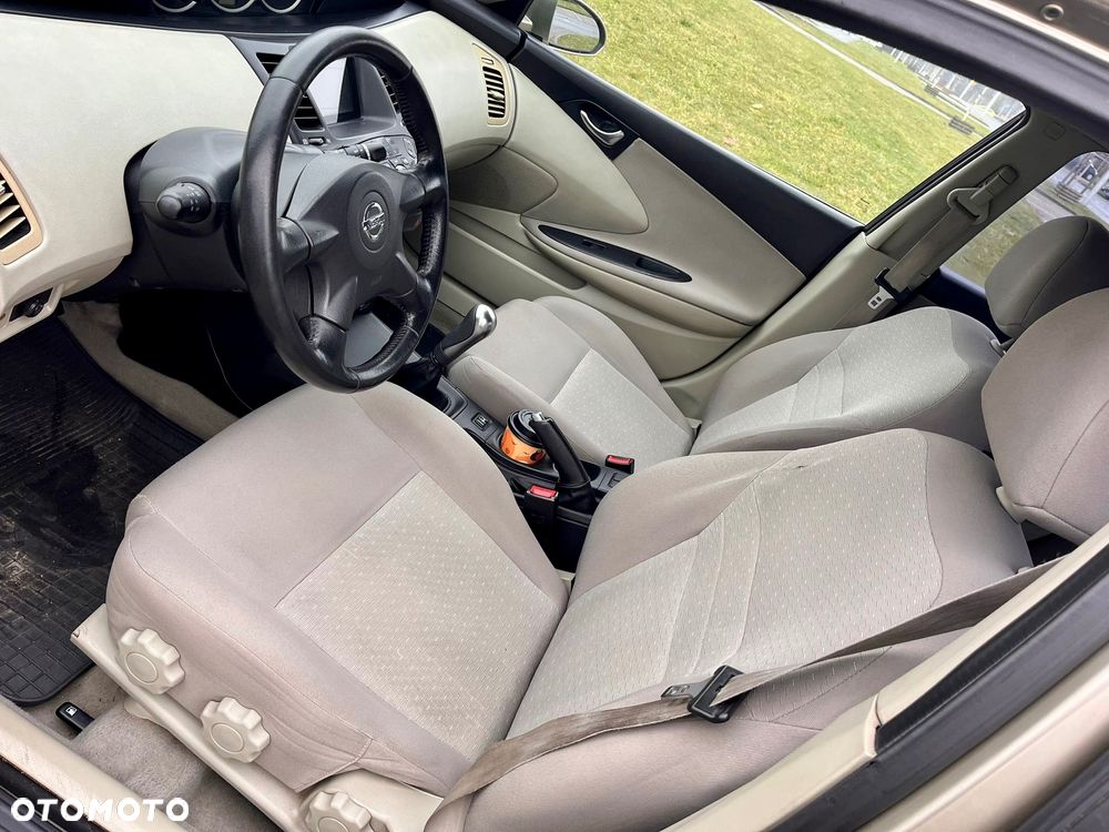 Nissan Primera - 16