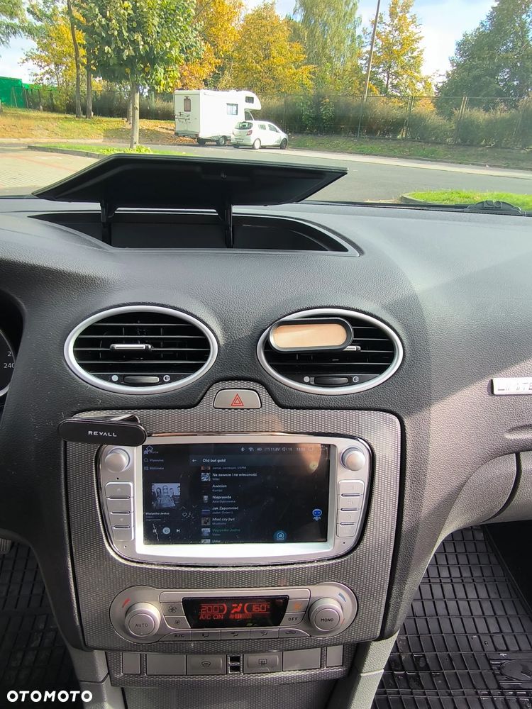 Ford Focus 1.8 FF Ghia - 11